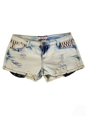 2072 * Hot Kiss Cici Short Distressed Light Wash Jean Shorts Size 13